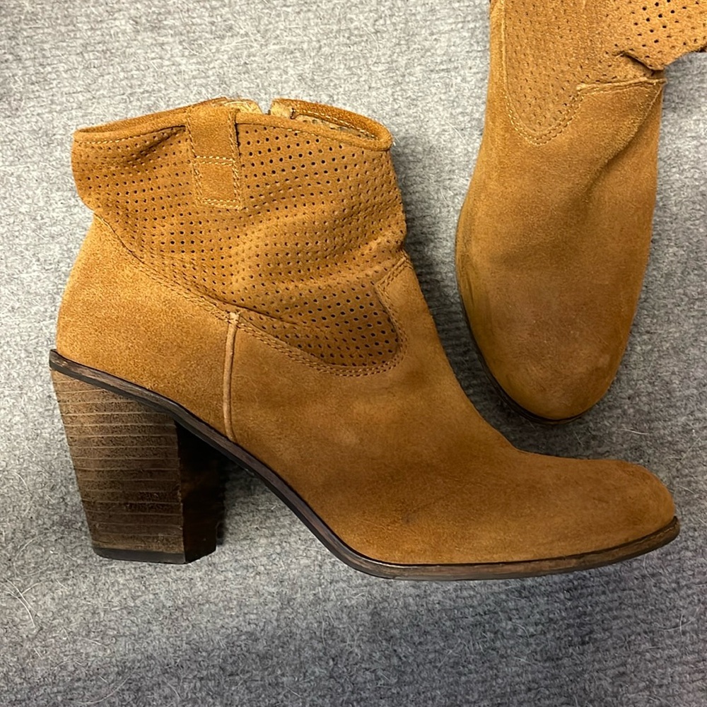 Vince Camuto Holden Booties